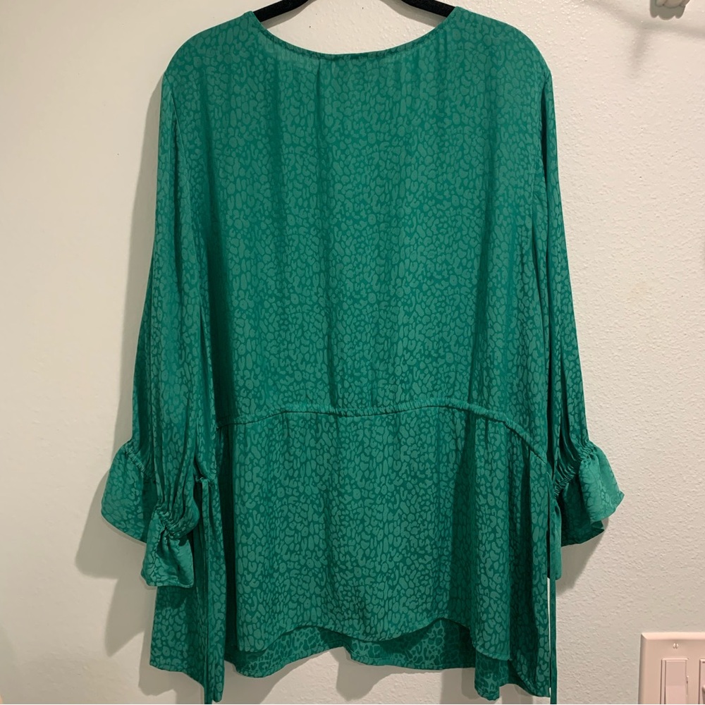 Green Leopard Print Blouse - Picture 7 of 8